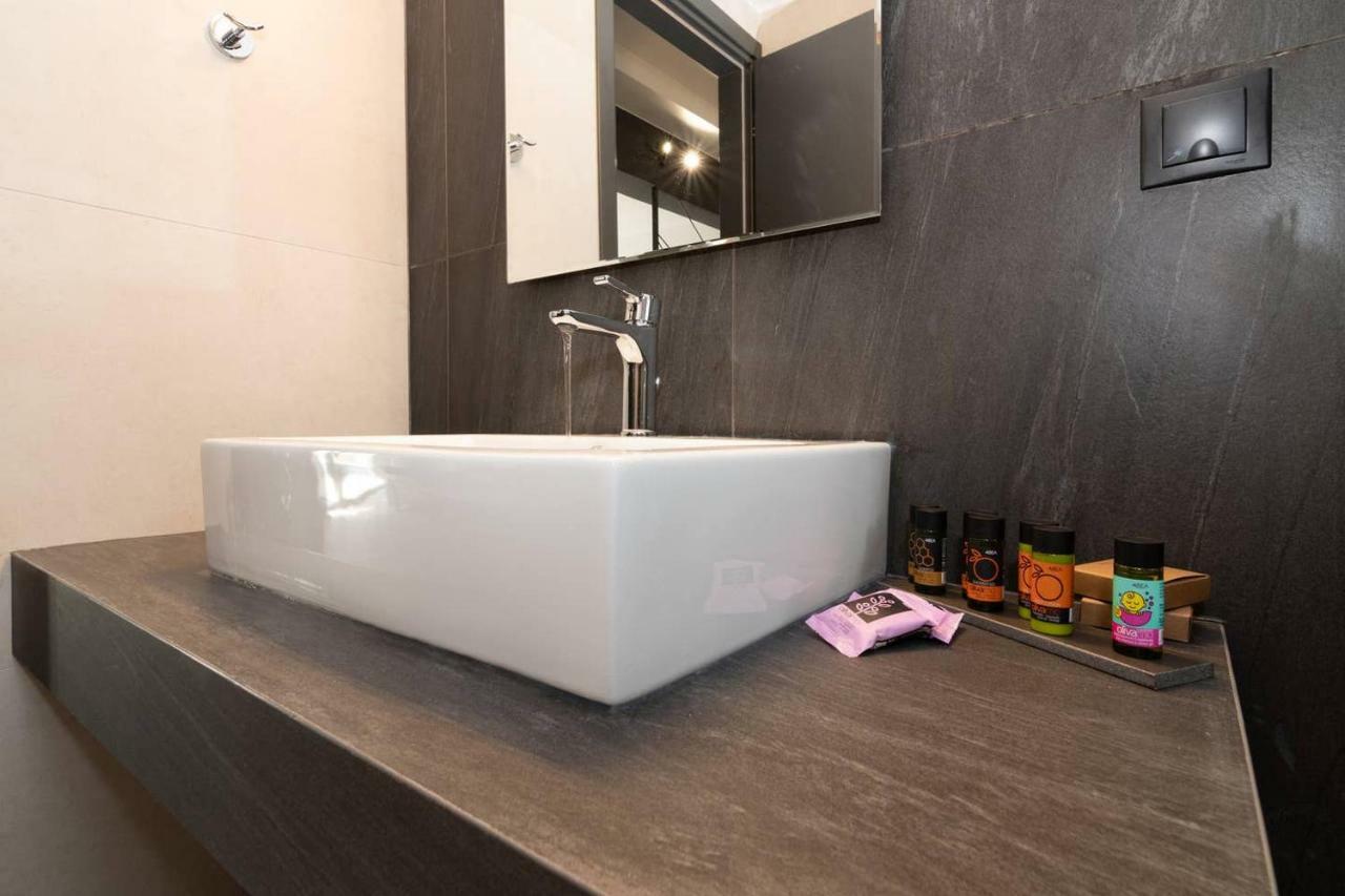 Mos Luxury City Suites - The Loft 하니아 외부 사진