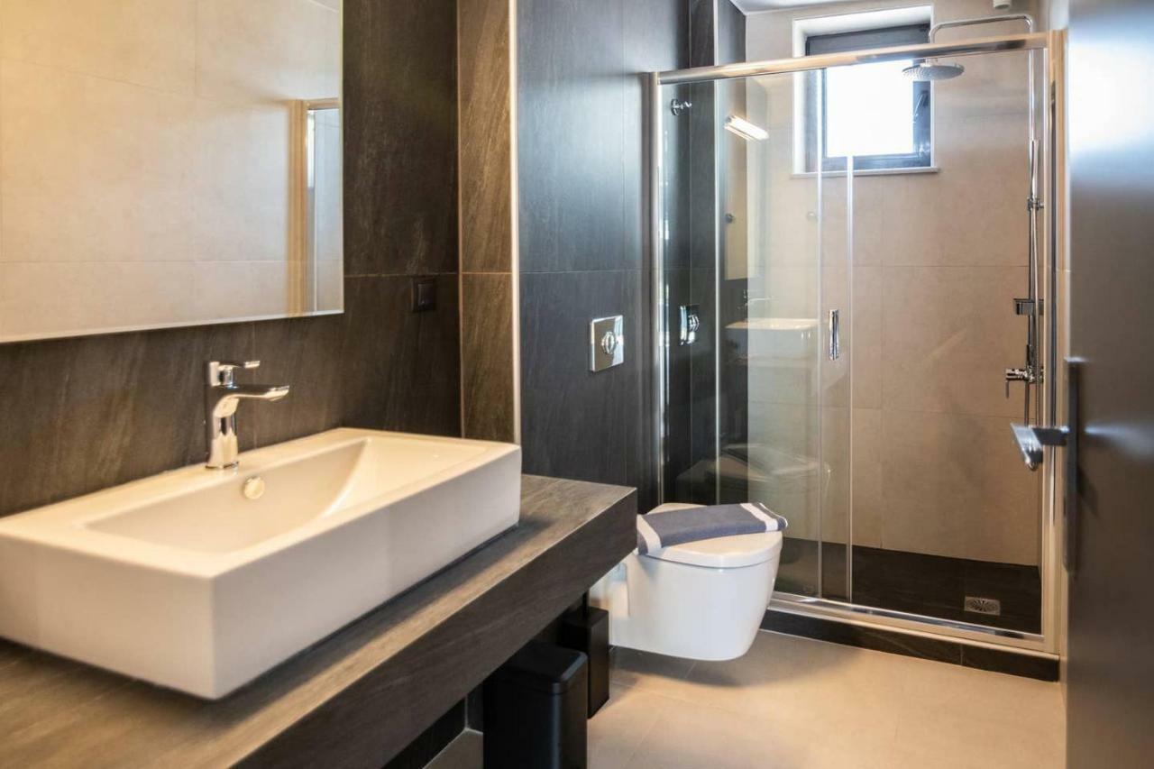 Mos Luxury City Suites - The Loft 하니아 외부 사진